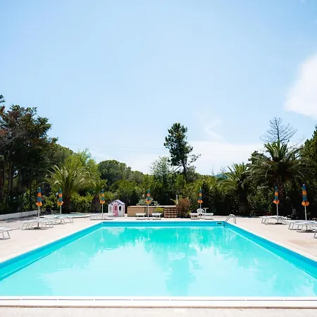 Glamping At Elba Lacona