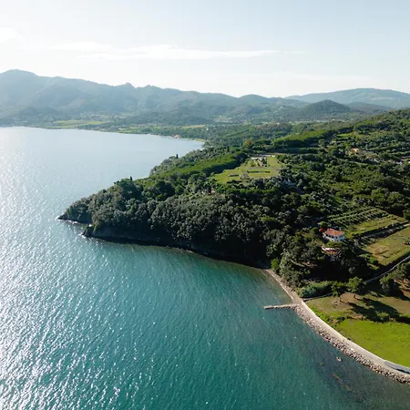 Luxury tent Glamping At Elba Lacona