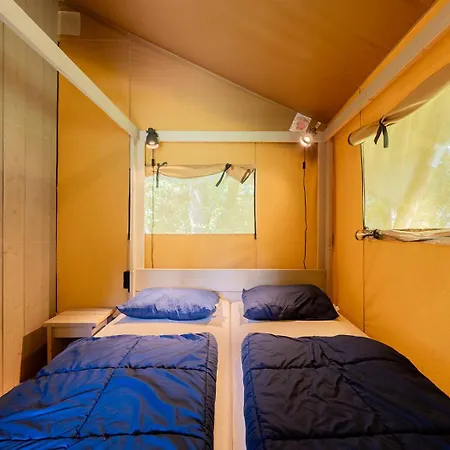 Luxury tent Glamping At Elba Lacona