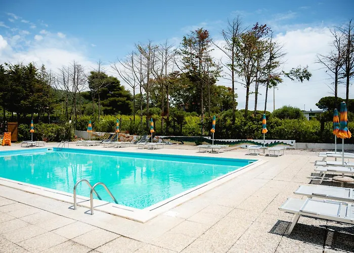 ラグジュアリーテント Glamping At Elba ラコナ